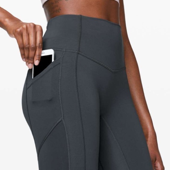 Lululemon All The Right Places 23” Crop - Size 6 - Picture 4 of 5